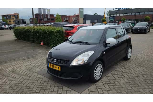 Suzuki Swift (2014) thumbnail 2