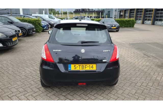 Suzuki Swift (2014) thumbnail 6