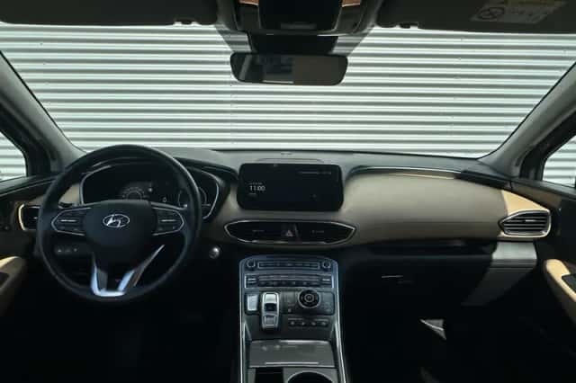Hyundai Santa Fe (2022) thumbnail 3