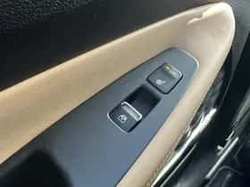 Hyundai Santa Fe (2022) thumbnail 25