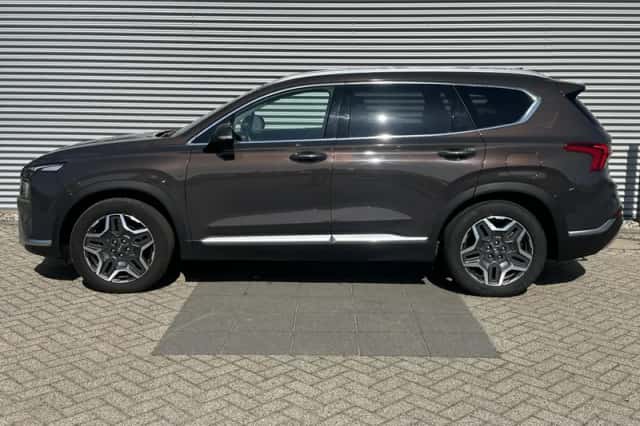 Hyundai Santa Fe (2022) thumbnail 6