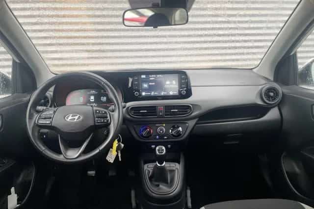 Hyundai i10 (2023) thumbnail 3