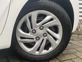 Hyundai i10 (2023) thumbnail 5