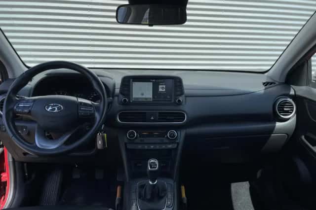 Hyundai Kona (2018) thumbnail 3