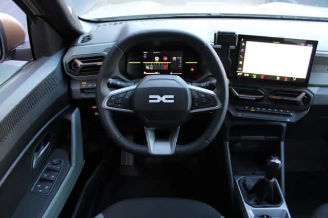Dacia Duster (2025) thumbnail 5