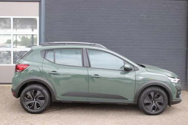 Dacia Sandero Stepway (2025) thumbnail 3