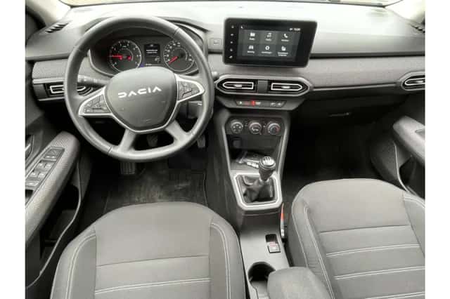 Dacia Sandero (2024) thumbnail 3