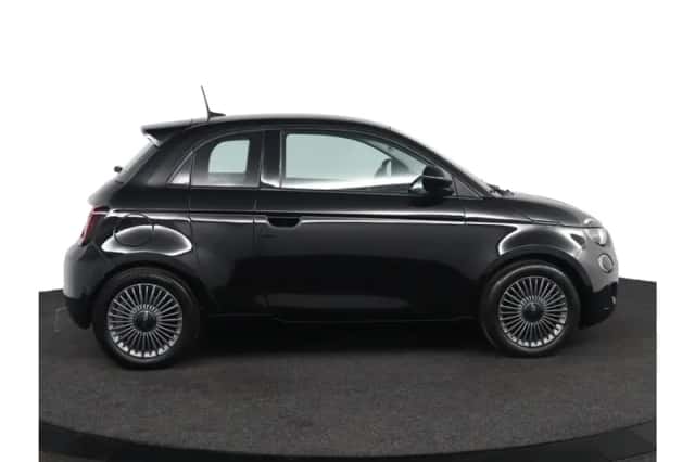 Fiat 500 (2021) thumbnail 11