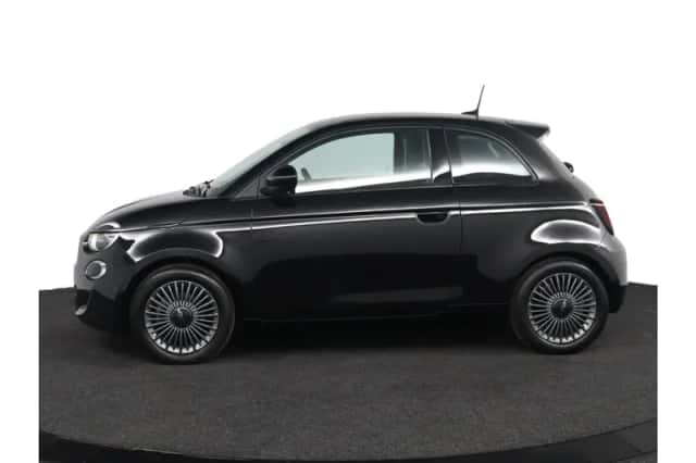 Fiat 500 (2021) thumbnail 3