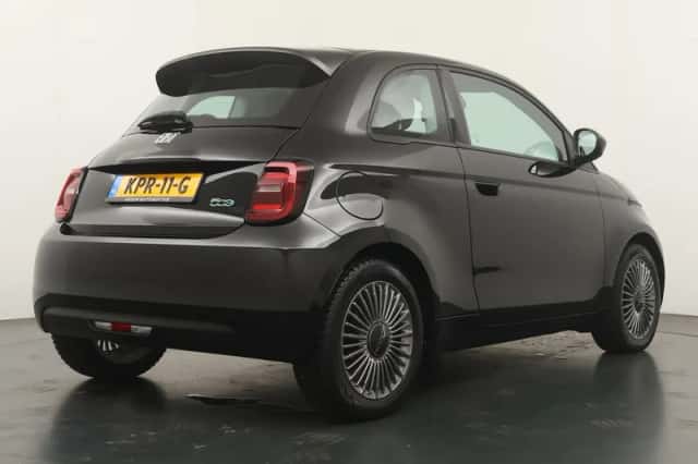 Fiat 500 (2022) thumbnail 2
