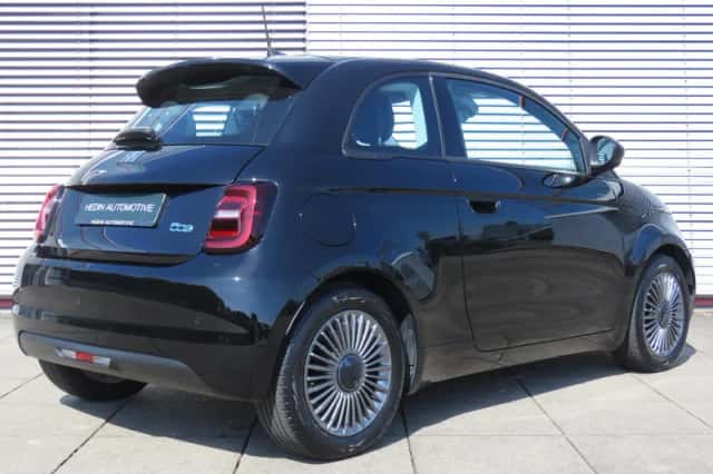 Fiat 500e (2021) thumbnail 2