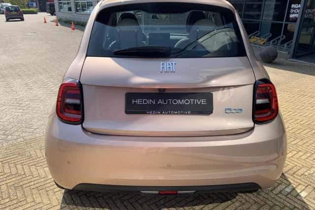 Fiat 500 (2022) thumbnail 5