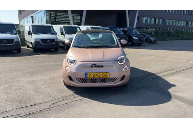 Fiat 500 (2022) thumbnail 6