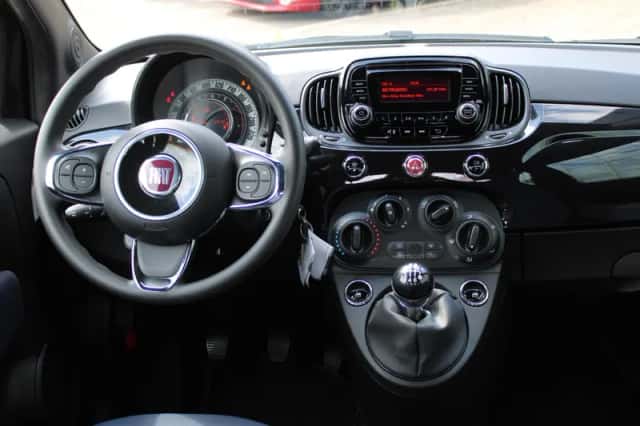 Fiat 500 (2022) thumbnail 3