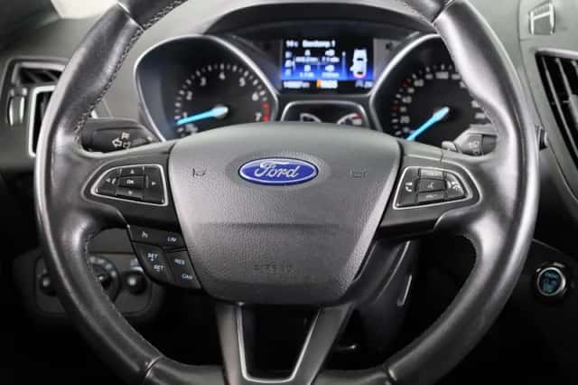 Ford Kuga (2017) thumbnail 26