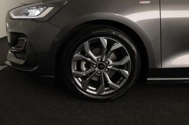 Ford Focus (2025) thumbnail 5