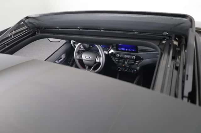 Ford Kuga (2024) thumbnail 2
