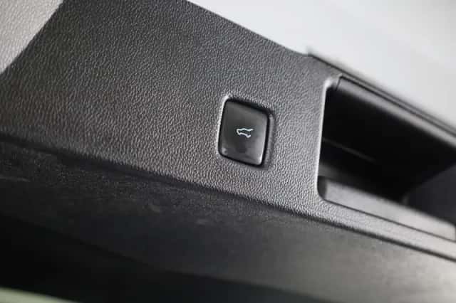 Ford Kuga (2024) thumbnail 6