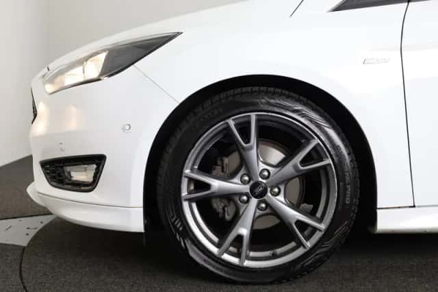 Ford Focus (2018) thumbnail 5