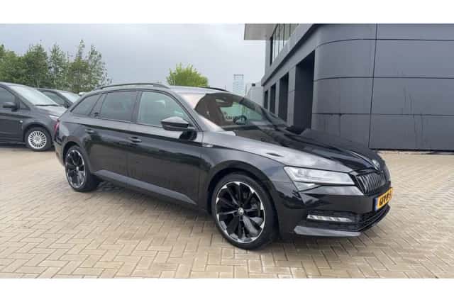 Škoda Superb (2021) thumbnail 5