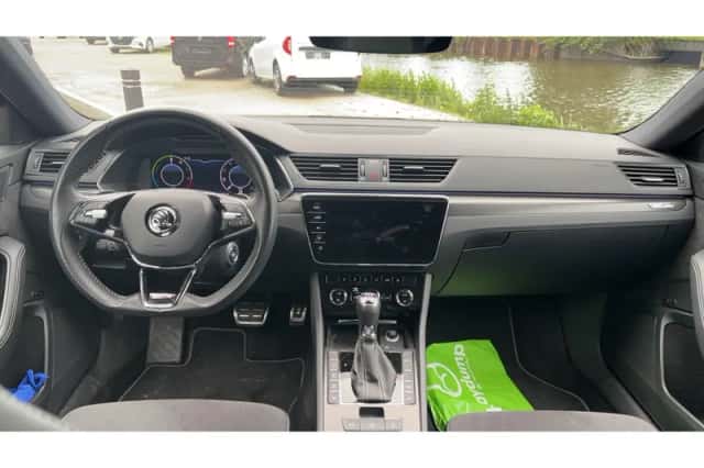 Škoda Superb (2021) thumbnail 8