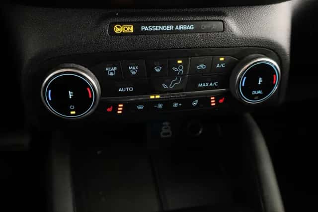 Ford Kuga (2023) thumbnail 13