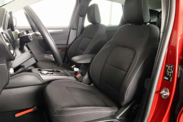 Ford Kuga (2023) thumbnail 18