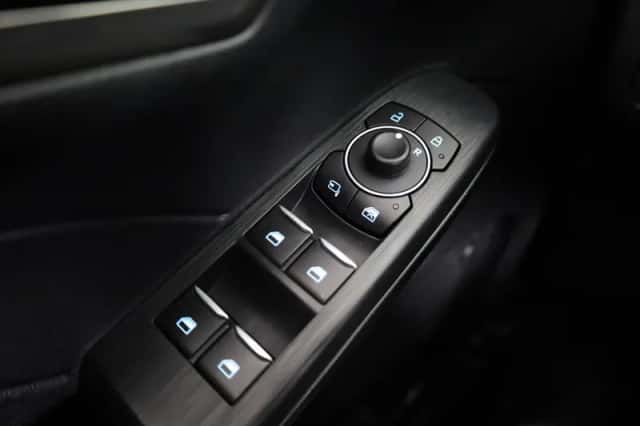 Ford Kuga (2023) thumbnail 33