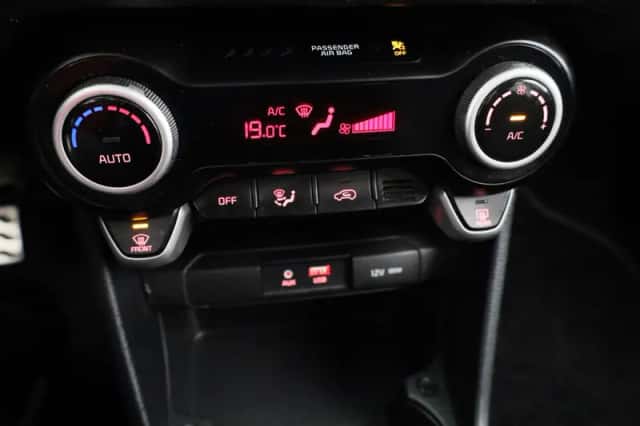 Kia Picanto (2019) thumbnail 17