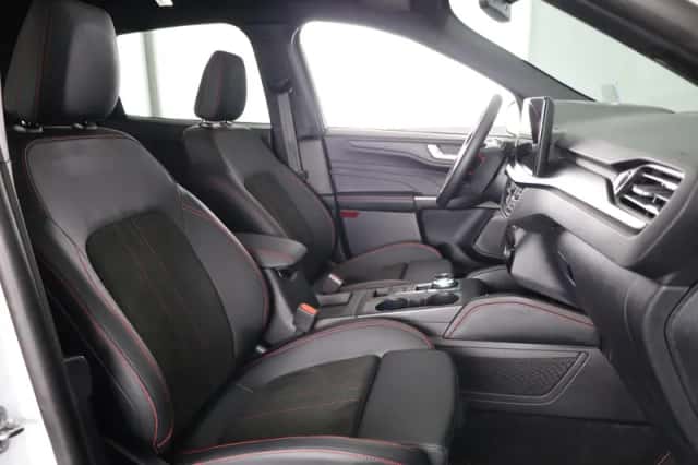 Ford Kuga (2025) thumbnail 39