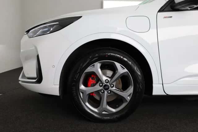 Ford Kuga (2025) thumbnail 5