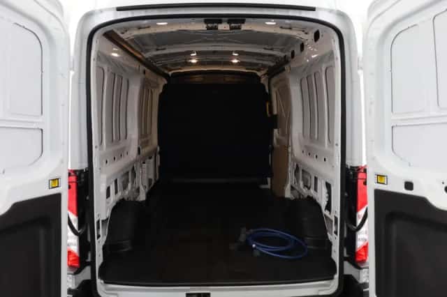 Ford E-Transit (2024) thumbnail 23