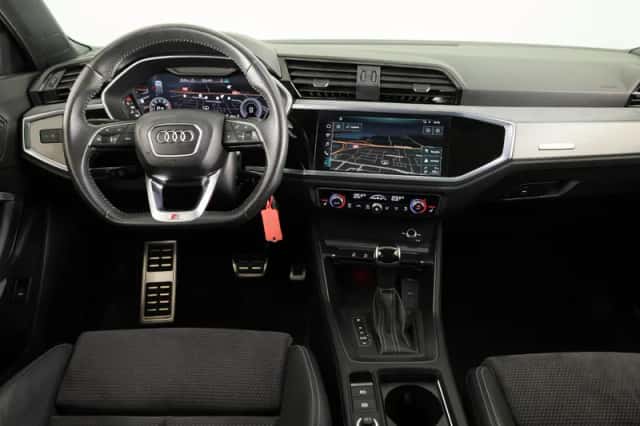 Audi Q3 (2019) thumbnail 3