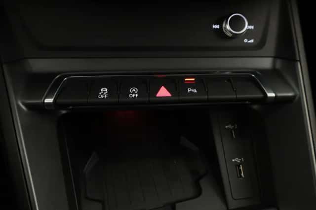 Audi Q3 (2019) thumbnail 34