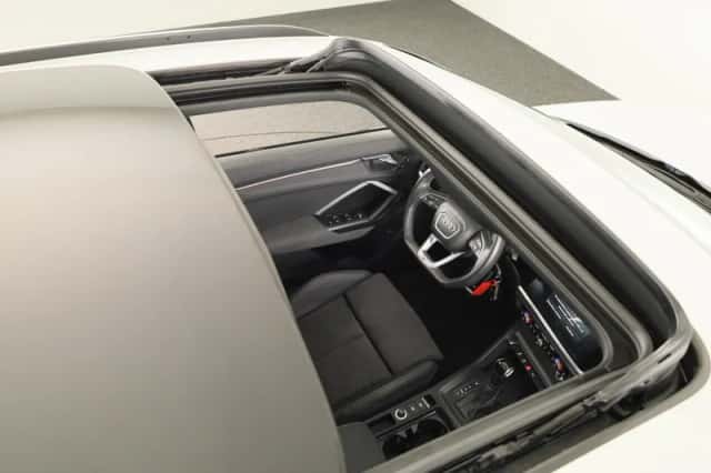 Audi Q3 (2019) thumbnail 6