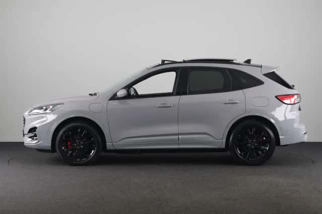 Ford Kuga (2023) thumbnail 3