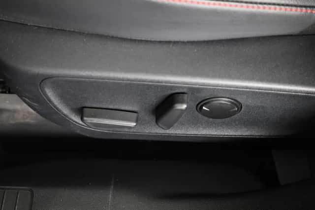 Ford Kuga (2023) thumbnail 23