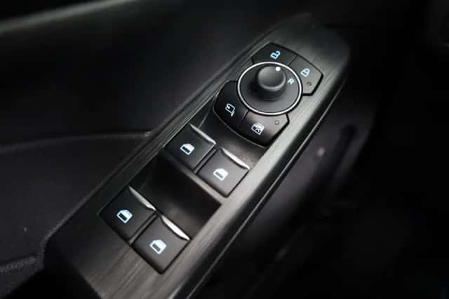 Ford Kuga (2023) thumbnail 37
