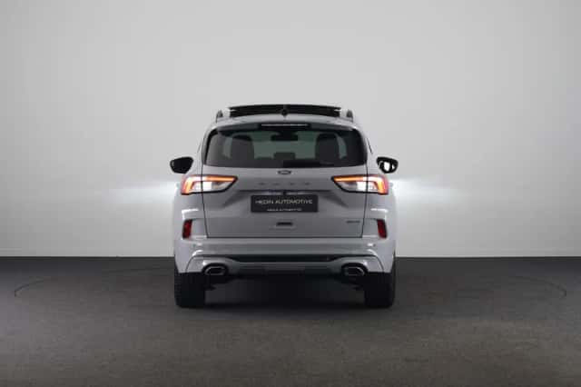 Ford Kuga (2023) thumbnail 5
