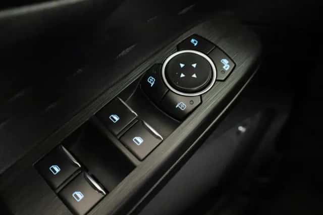Ford Kuga (2020) thumbnail 32