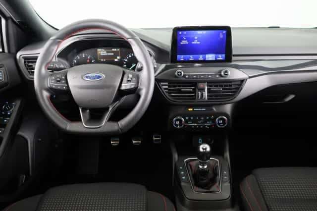 Ford Focus (2020) thumbnail 3