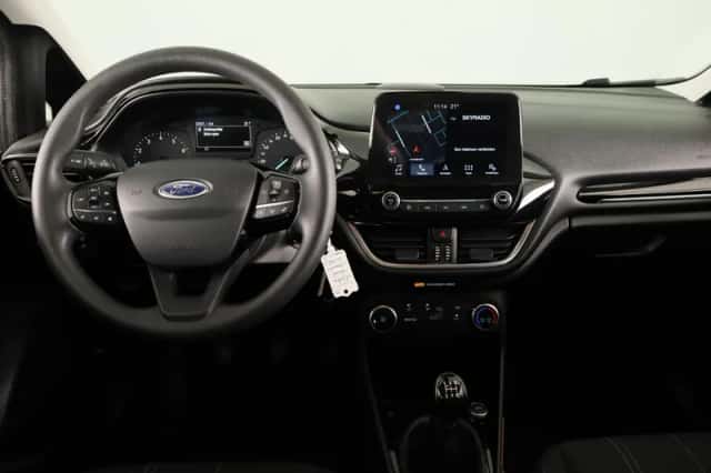 Ford Fiesta (2018) thumbnail 3
