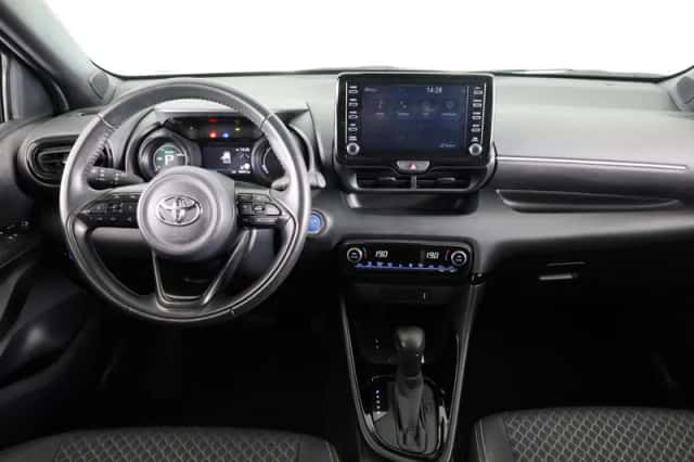 Toyota Yaris (2020) thumbnail 3