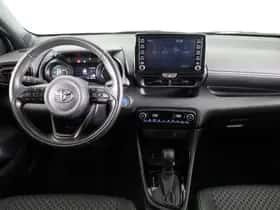 Toyota Yaris (2020) thumbnail 3