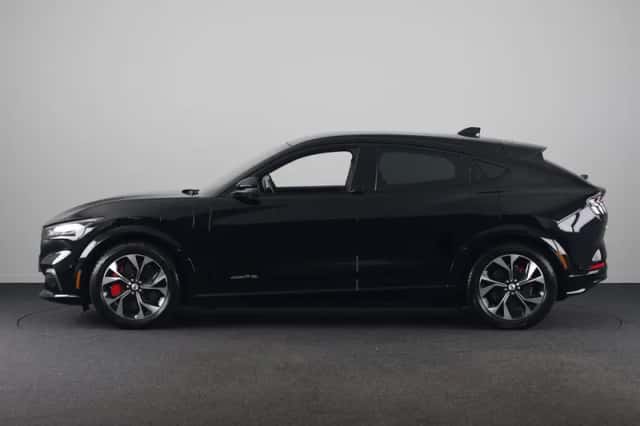 Ford Mustang Mach-E (2021) thumbnail 3