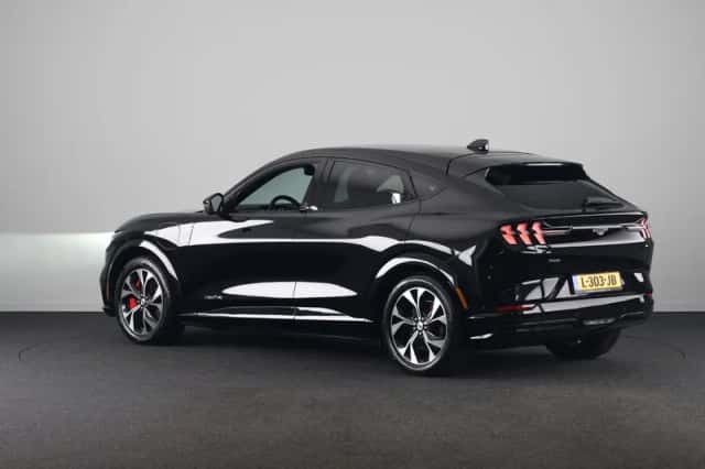 Ford Mustang Mach-E (2021) thumbnail 4
