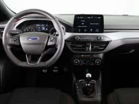 Ford Focus (2023) thumbnail 3