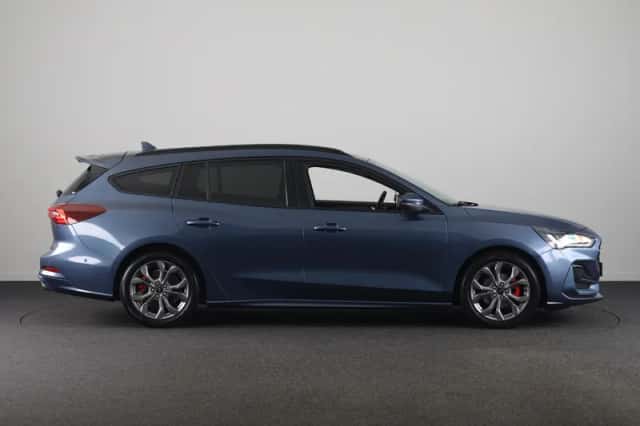 Ford Focus (2022) thumbnail 7