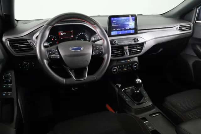 Ford Focus (2022) thumbnail 10