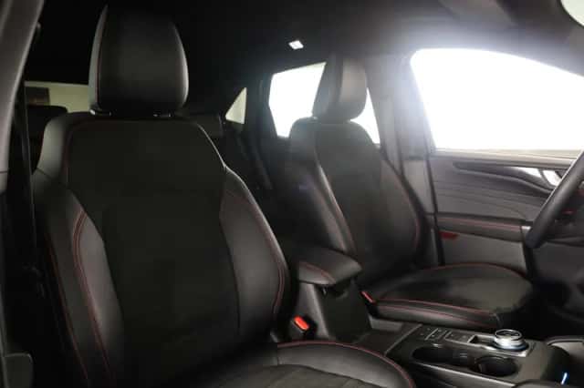 Ford Kuga (2022) thumbnail 31